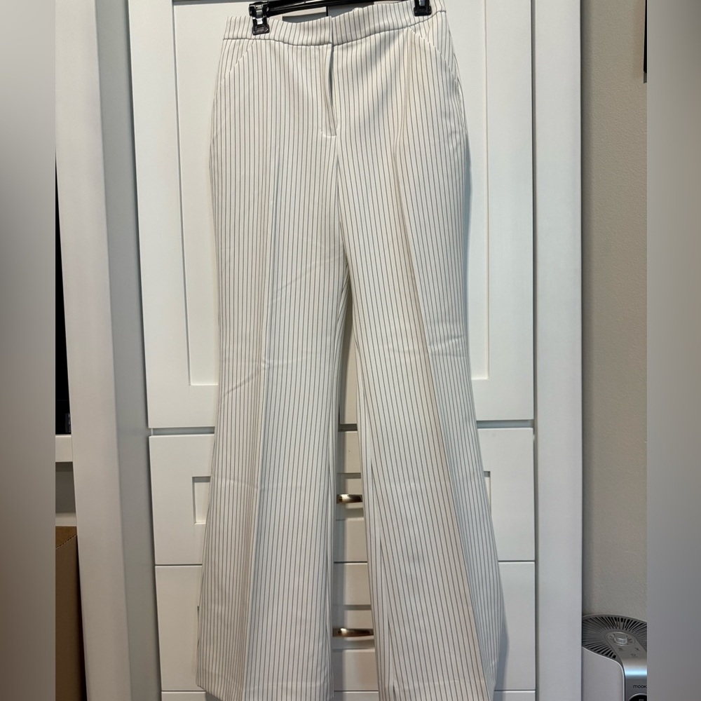 NWT Size 8 Reg - Express Editor Pinstripe Flare Pants – Off White
